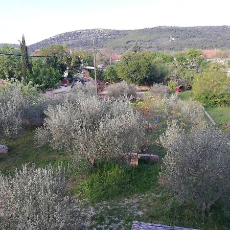 Spacious Family Apartment With Parking In The Shade And Barbecue House Šibenik Buitenkant foto